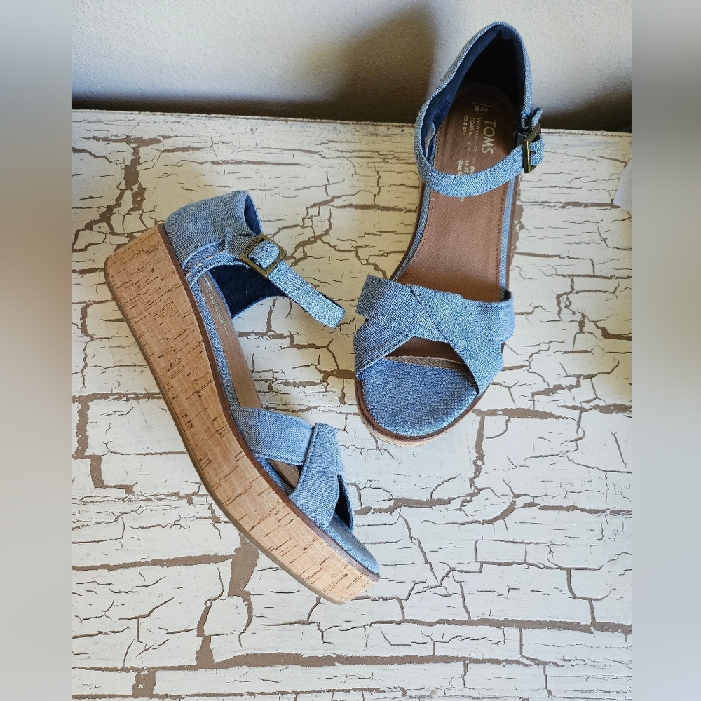 Toms 8 Wedge Platform Heels Excellent Used Condition